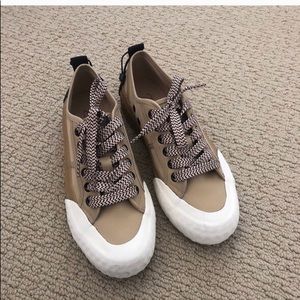 zara sneakers
